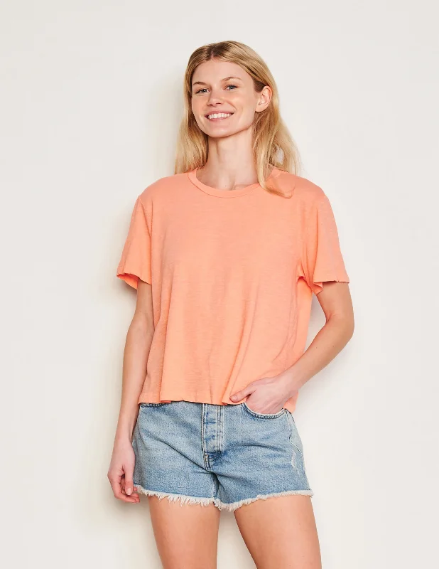 Sundry Crew Neck Tee in PinkCrewneckvr