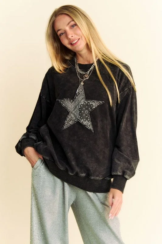 Davi & Dani Stud Star Patch Acid Washed SweatshirtSports Team Hoodies