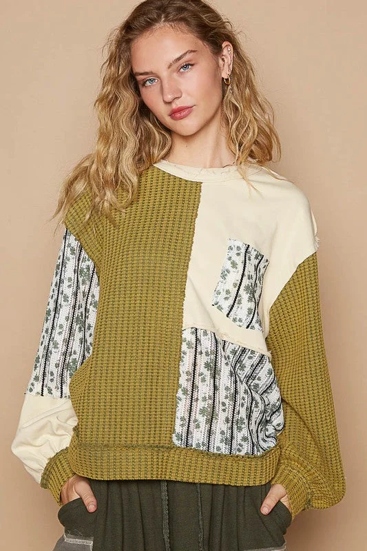 POL Exposed Seam Floral Patch Color Block Round Neck SweatshirtPolyester Hoodies