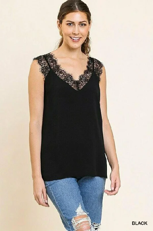 Plus size women's hollow topsUmgee Black Floral Eyelash Lace Plus Cami