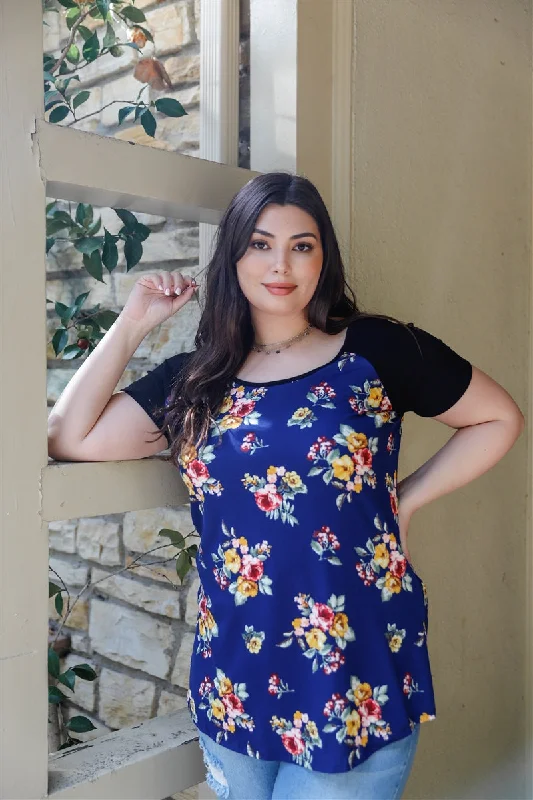 Knitted TeePlus Floral Print & Ribbed Black Colorblock Top